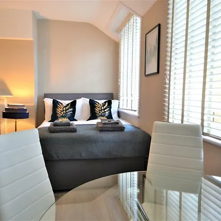 Marble Arch Studio *