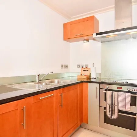 Canary Wharf - Corporate Riverside Apartments Apartment *