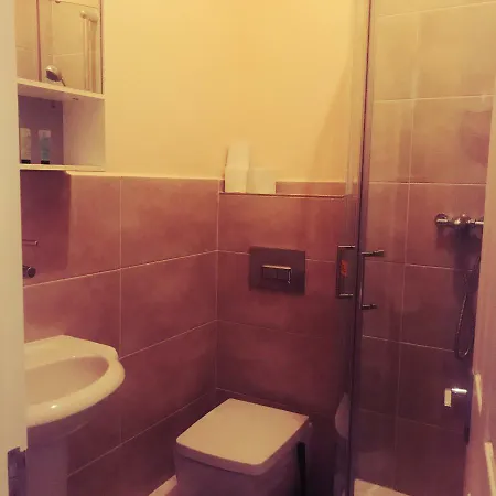 Nocleg ze śniadaniem Tourian Lounge Hotel