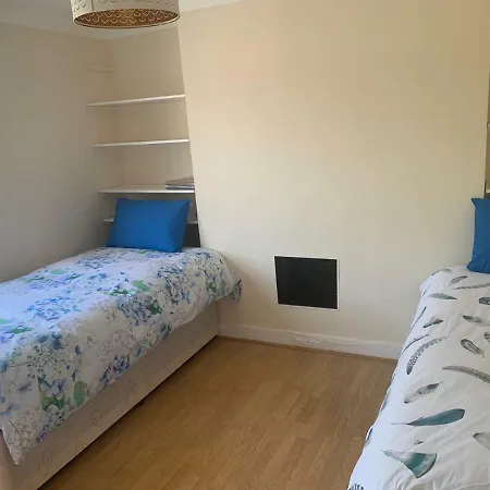 Rosemont Court Rosemont Road * London