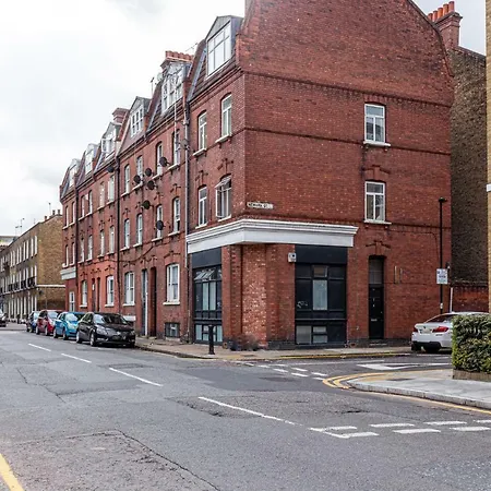 Sidney Street * London