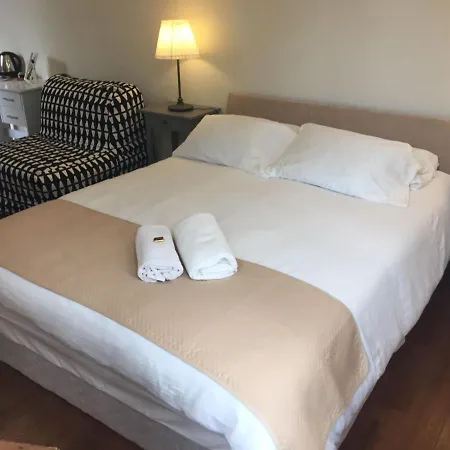 Tourian Lounge Hotel Nocleg ze śniadaniem 3*