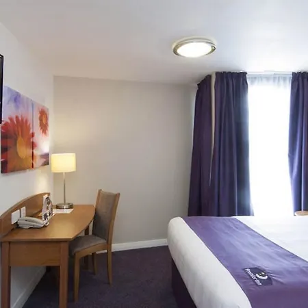 Premier Stratford Hotel