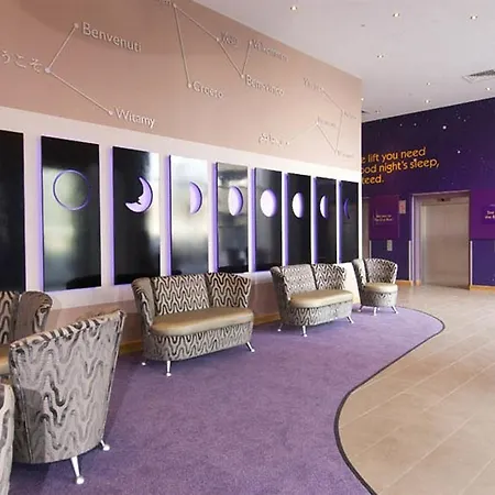 Premier Stratford Hotel 3*
