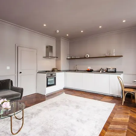 The Cleveland Arms Apartment *