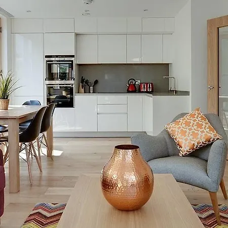 Lambeth North One