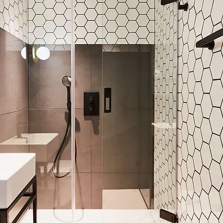 Hotel Assembly Leicester Square 3*