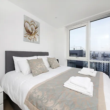 Devons Road By Citadel Apartment *
