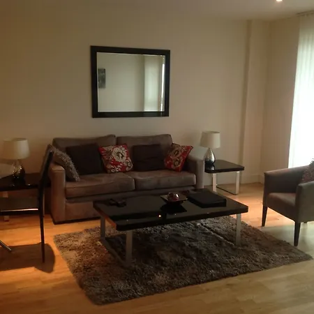 Apartment Ng London