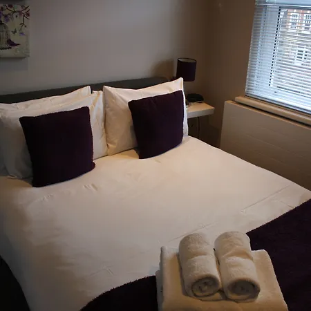 Apartment Barons Court *