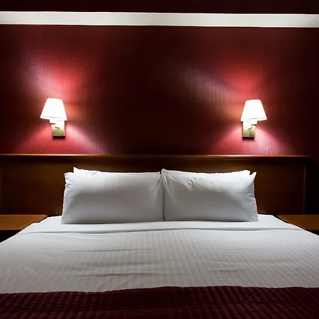 The Clarendon 3*