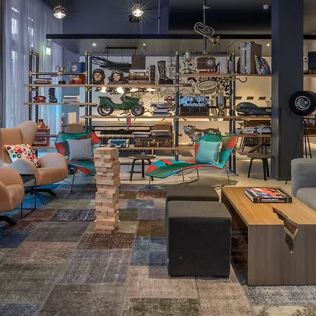 Moxy Stratford