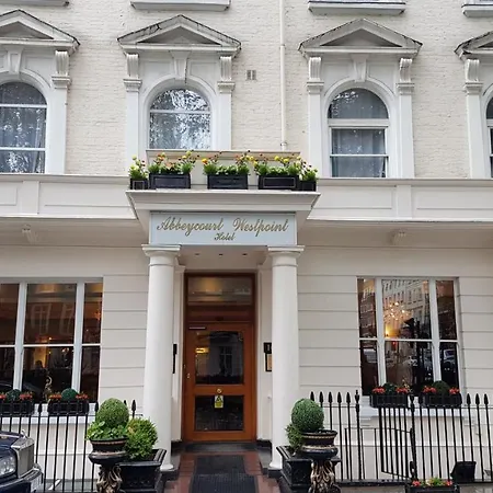 Westpoint Hotel 3*