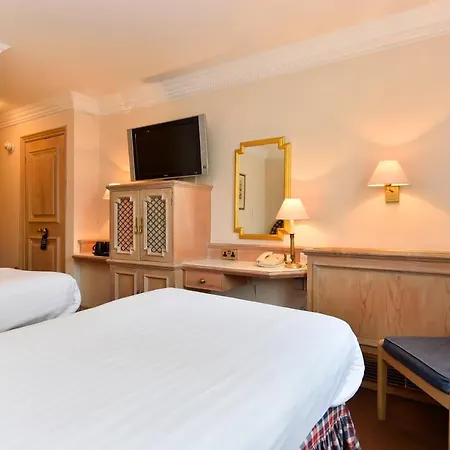 Park Lane Mews 4*