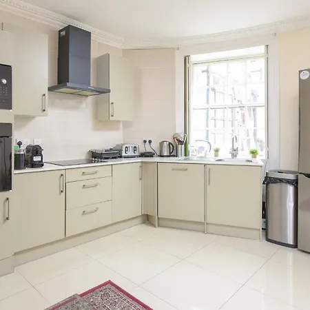 Central London Rooms Bed & Breakfast