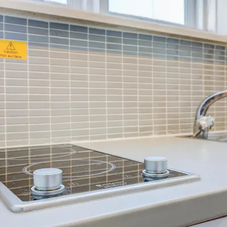 14 Bouverie Place Apartment