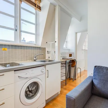 Apartment 14 Bouverie Place *