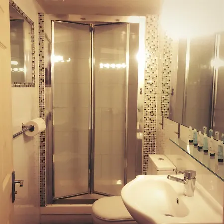 Tourian Lounge Hotel Nocleg ze śniadaniem 3*