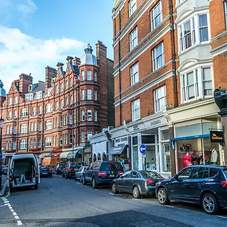 One Bedroom High Street Kensington Apartment London