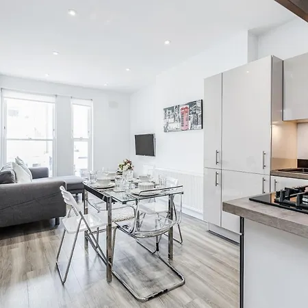 2-bed Notting Hill / Portobello Apartment *