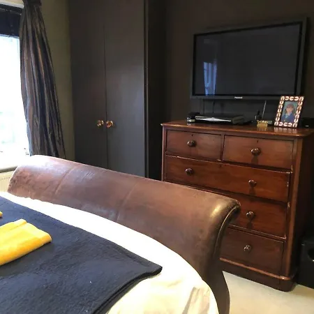 Luxury Central 3 Bedroom Family House
