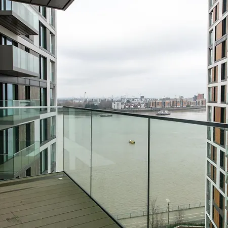 Lt Riverview East Greenwich Apartment London