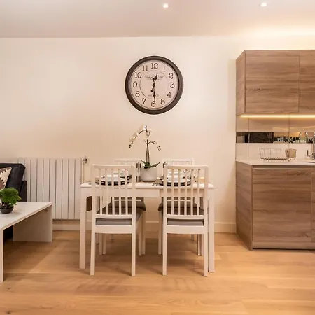 Lt Riverview East Greenwich Apartment London
