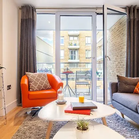 Hotel Canary Gateway Serviced
