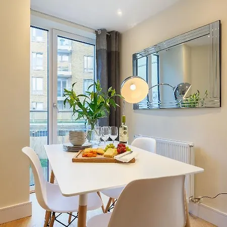 Canary Gateway Serviced Hotel