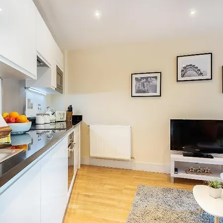 Canary Gateway Serviced London