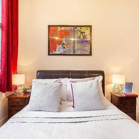 Deluxe Creechurch Lane Serviced Hotel