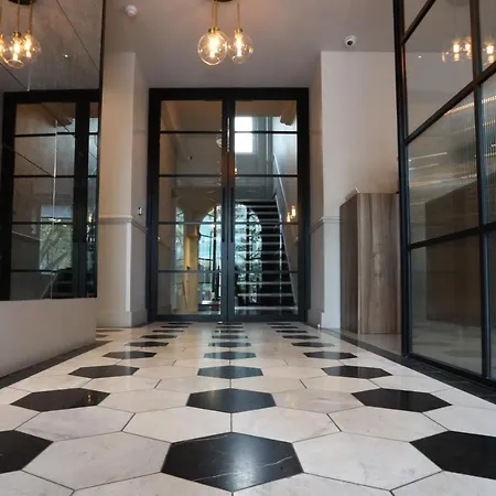 Euston Square 3*