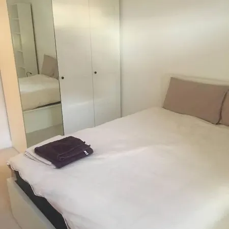 Bright & Modern 1 Bedroom Flat In Shepherds Bush * London