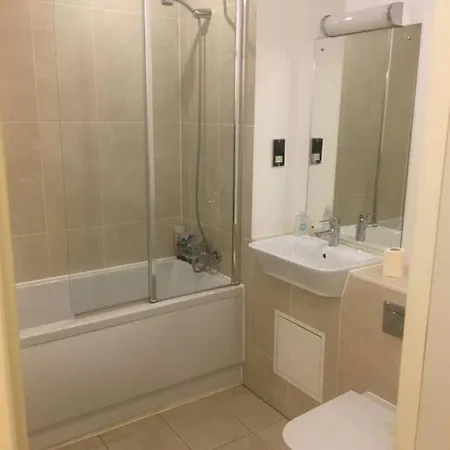 Apartment Bright & Modern 1 Bedroom Flat In Shepherds Bush *