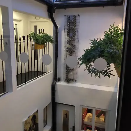 旅馆 伦敦字典青年旅馆 *