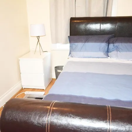 Zone 2 Three Bedroom Apartamento