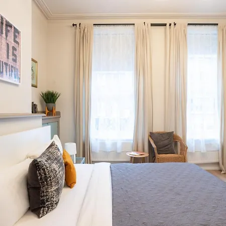 Tavistock Place 3*