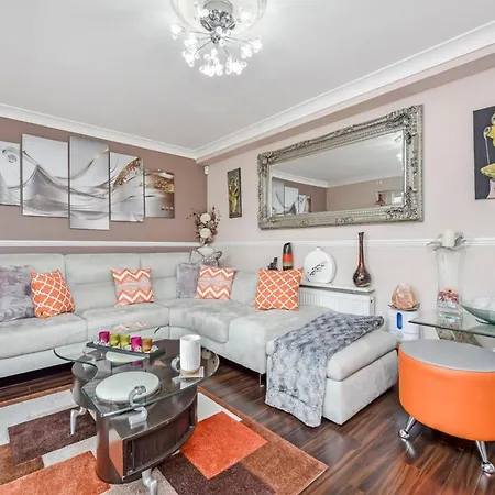Docklands Stay, In Modern Spacious House - Near Excel Centre, Airport, Uel,sleeps 2