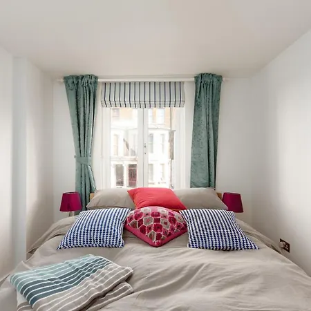 Powis Square