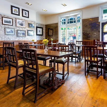 Black Lion Surbiton