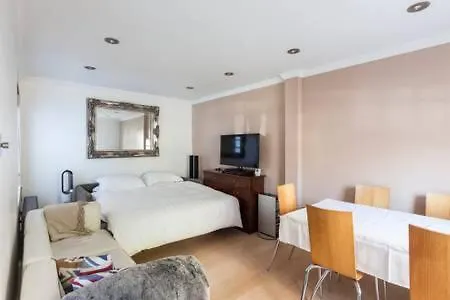 Pimlico Garden House Apartment
