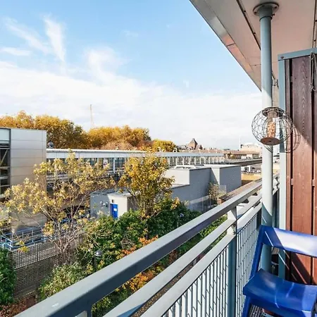 2 Bed Shoreditch With Parking Apartment