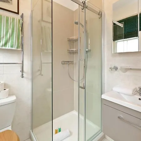 New Gorgeous 5 Bed Victorian House In Hammersmith Holiday home