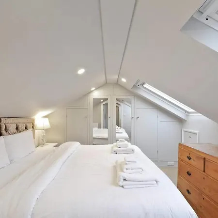 New Gorgeous 5 Bed Victorian House In Hammersmith *