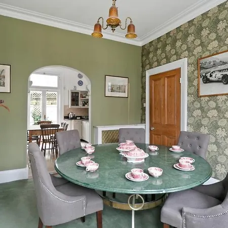 New Gorgeous 5 Bed Victorian House In Hammersmith Holiday home *