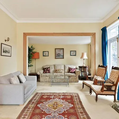Holiday home New Gorgeous 5 Bed Victorian House In Hammersmith London