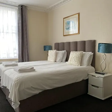 Black Lion Guest house 3*