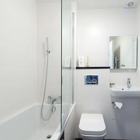 Holiday home Mulberry Flat 4 - Two Bedroom 2nd Floor By Living London