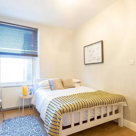 Modern 1 Bed Flat In West Kilburn By Queen's Park For 2 People Apartment *