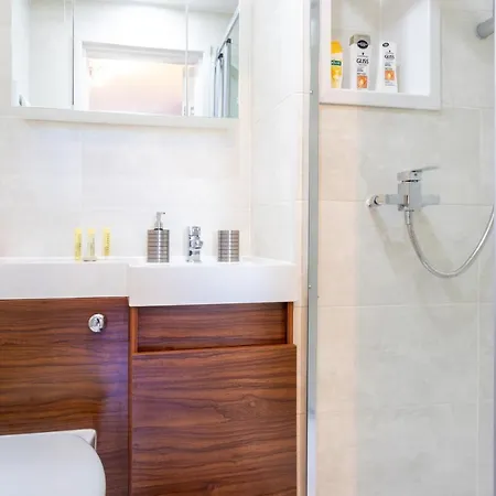 Modern 1 Bed Flat In West Kilburn By Queen's Park For 2 People * London